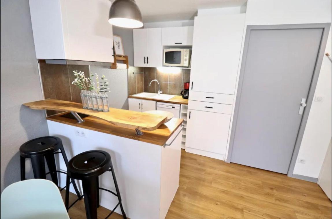 Apartment Le Gardien Du Phare : 4 Pers, Balcon Et Parking ! *